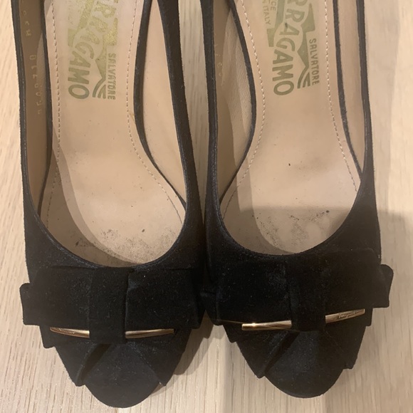 Ferragamo peep toe pumps - Picture 3 of 4